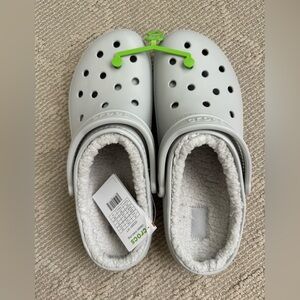 NWT BRAND NEW Crocs Mens Classic shearling Lined rubber Clogs in Grey Size 13